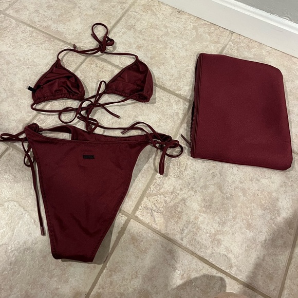 Maroon Triangl Vinca Bikini, Large Top, Extra Large Bottom - Picture 2 of 2